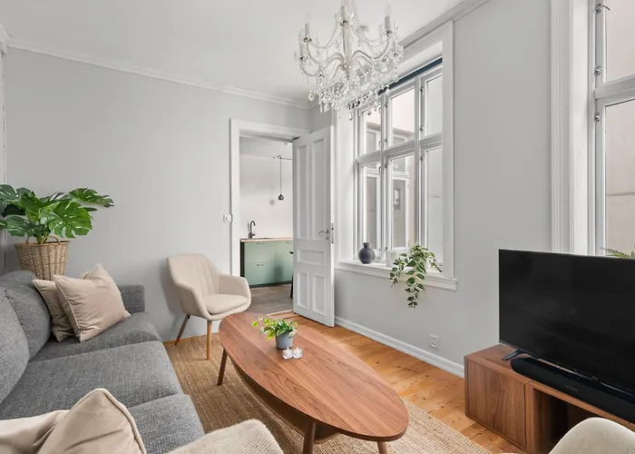 Colorful - Right Next To Grieghallen! Bergen