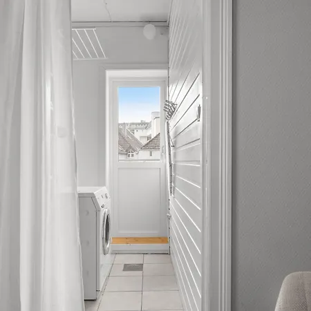 Colorful - Right Next To Grieghallen! * Bergen