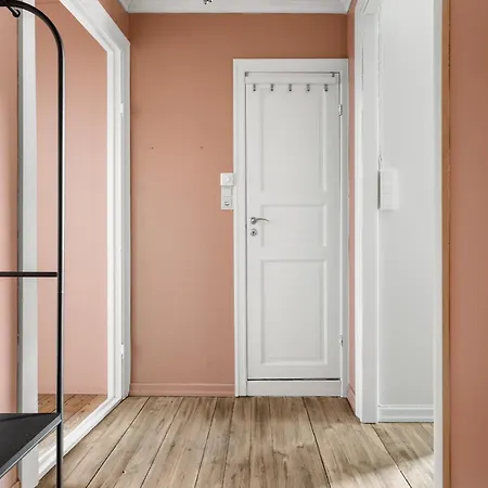 Colorful - Right Next To Grieghallen! Lejlighed *