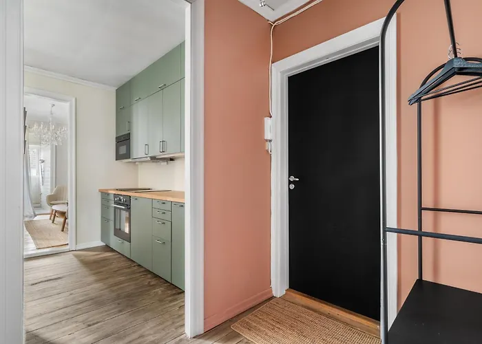 Colorful - Right Next To Grieghallen! Bergen