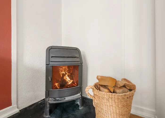 Colorful - Right Next To Grieghallen! *