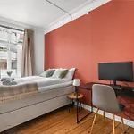 Colorful - Right Next To Grieghallen! Apartamento